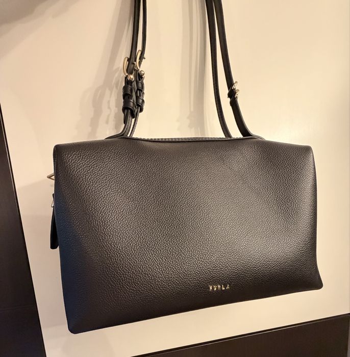 Чанта - Furla черна