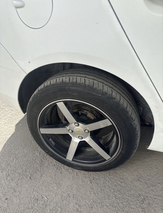 Продам диски R17 4*100 с резиной 215/55/17