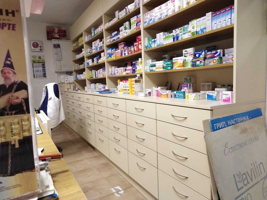 Продавам търговско оборудване