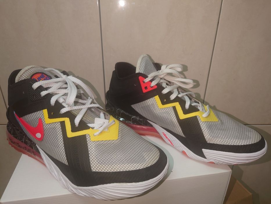 Papuci Basketball Nike Space Jam LeBron 18 Low "Sylvester vs Tweety"