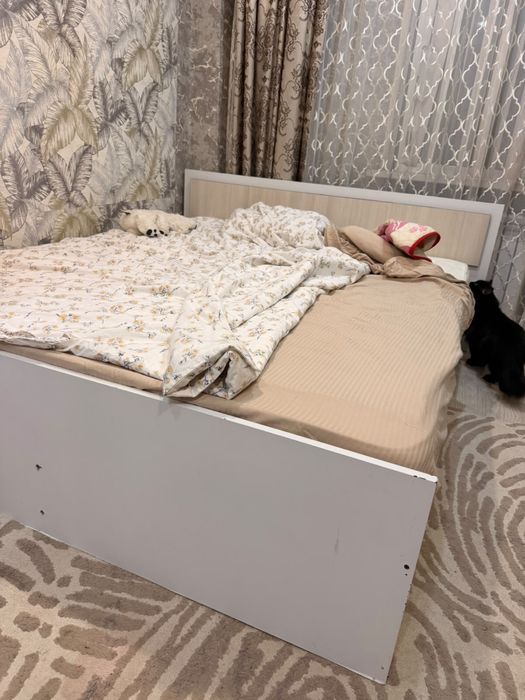 Продам Кровать с матрец 200/160