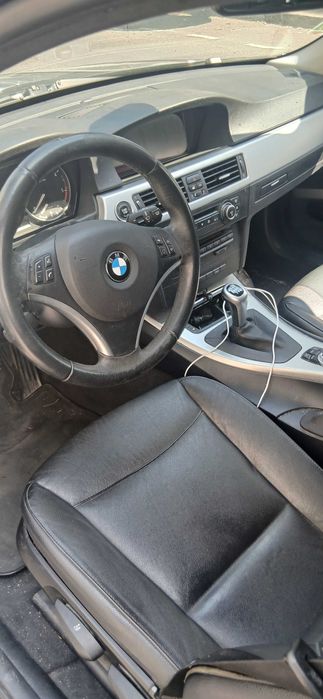 Automobile masina