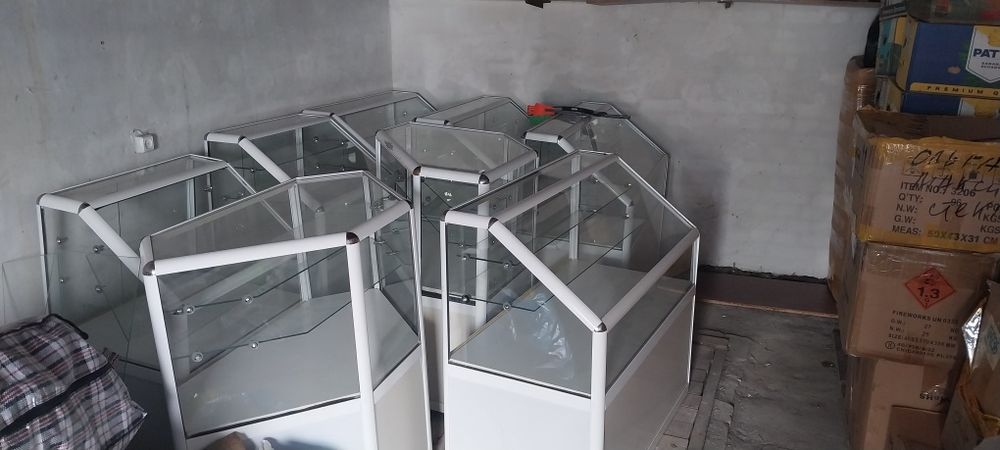 Витрины пластиковые