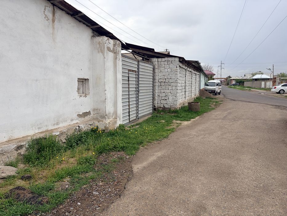 Sirdaryo shahar Shirin MFY da 5.50 sothli uchaska sotiladi