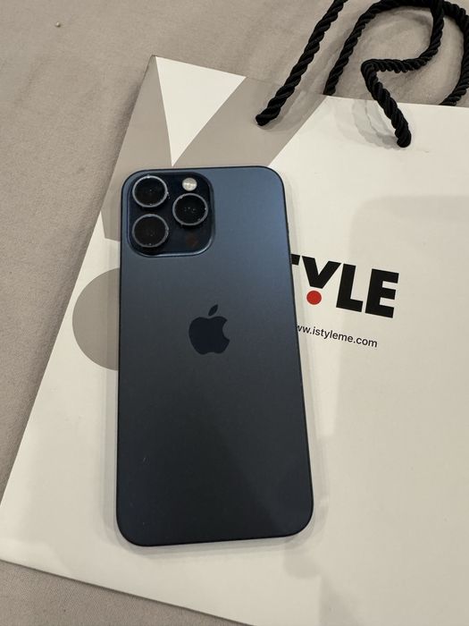 Iphone 15 pro max 2 броя 256 GB BLACK и Iphone 15 pro max 256 GB BLUE