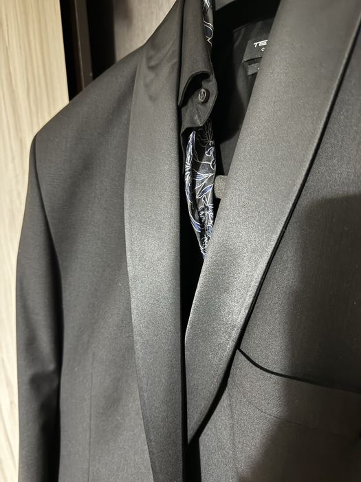 Костюм за официални събития