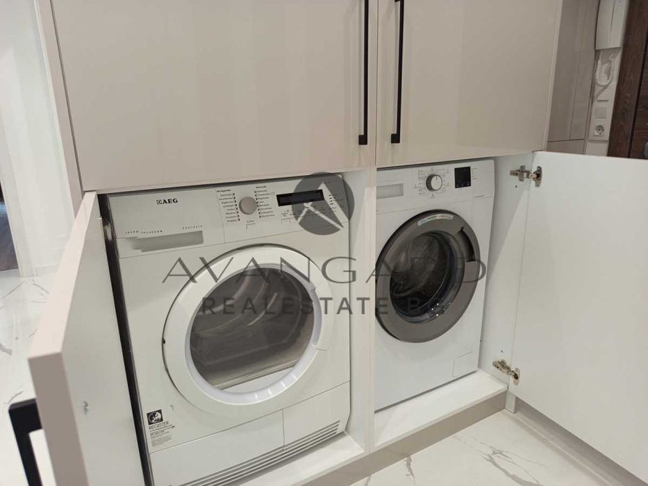 Продава се Тристаен апартамент в Пловдив, Остромила - 116 кв.м за 2199 €/кв.м - Снимка #13