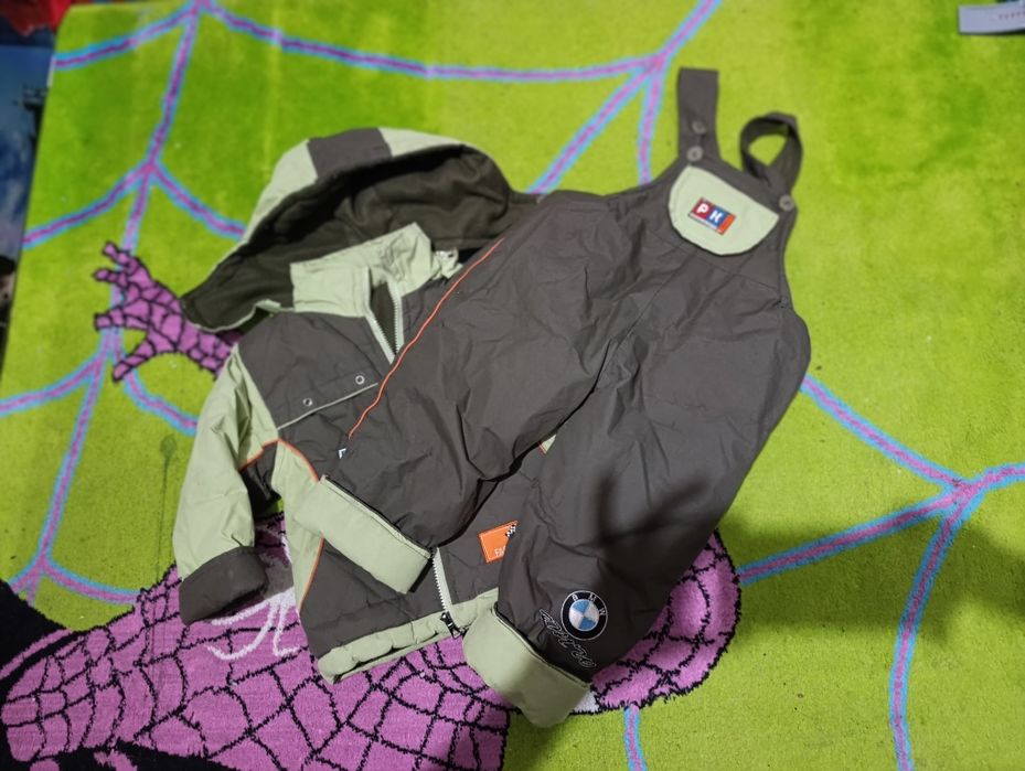 Продается комбинезон с курткой 92 см