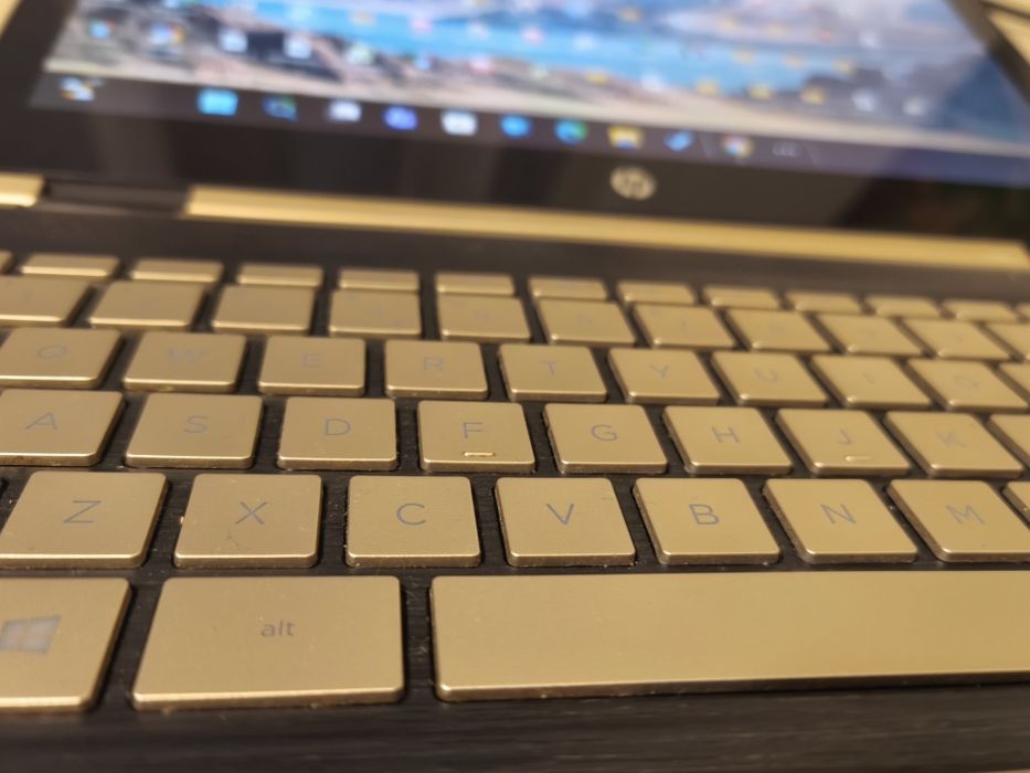 HP Pavilion x360 13.3" Touch – Златен Хибрид (Лаптоп и Таблет) | Смененo Бързо 512GB SSD Обслужен