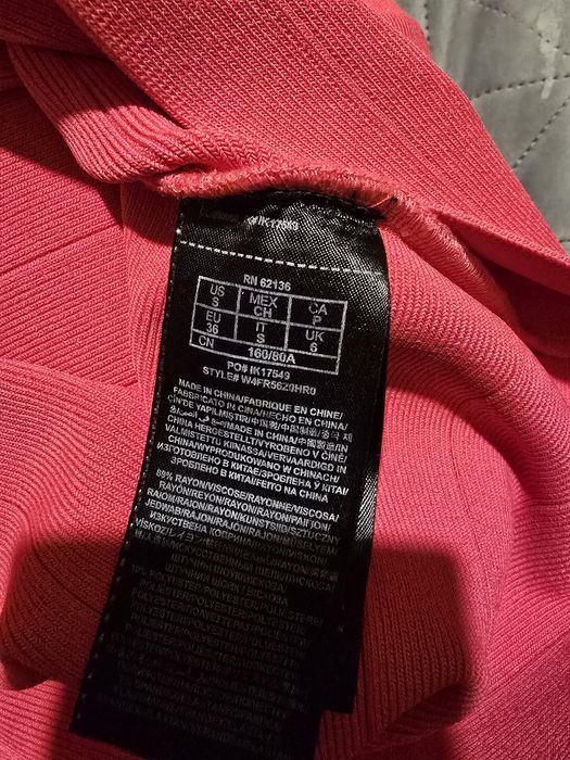 Секси рокля Guess