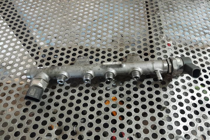 Rampa injectoare 04B130093 Seat Ibiza a 4-a generatie