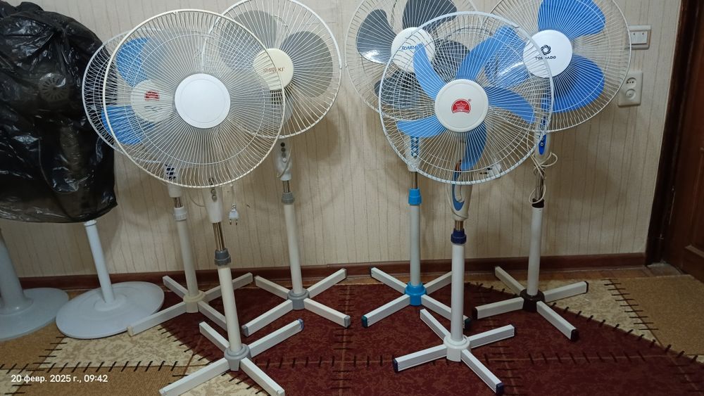 Напольный вентилятор. Трёхскоростной. Потребляет мало электроэнергии.