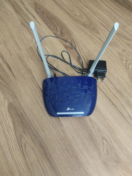 Роутер wi fi.  Один роутер 2х диапазонный второй 1 диапазонный