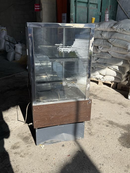 Холодильник Ветринный