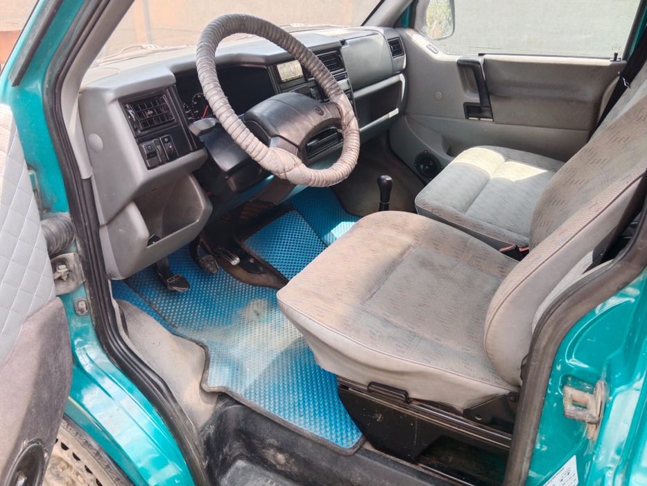 продам Volkswagen Caravelle