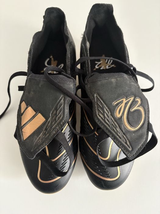 Ghete de fotbal ( cu crampoane pentru teren de iarba ) - Adidas Predator FG Originali | Negru-Auriu | Mărime 39 1/3 | Stare Foarte Bună