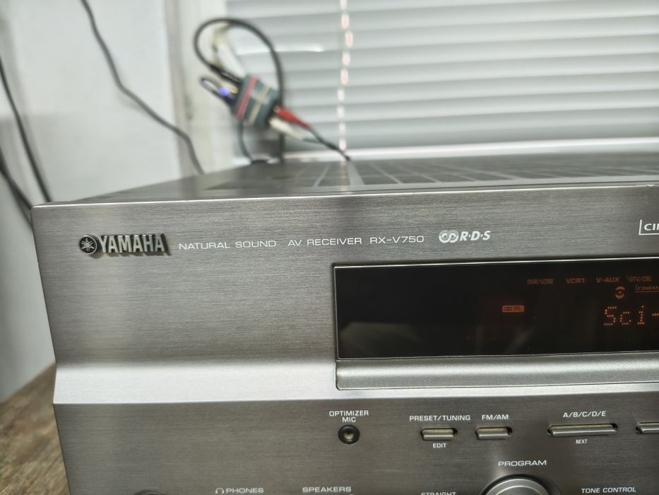 7.1 канален ресивър YAMAHA RX-V 750