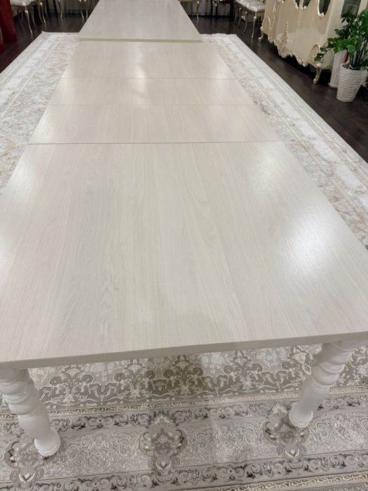 Столы для зала почти новые