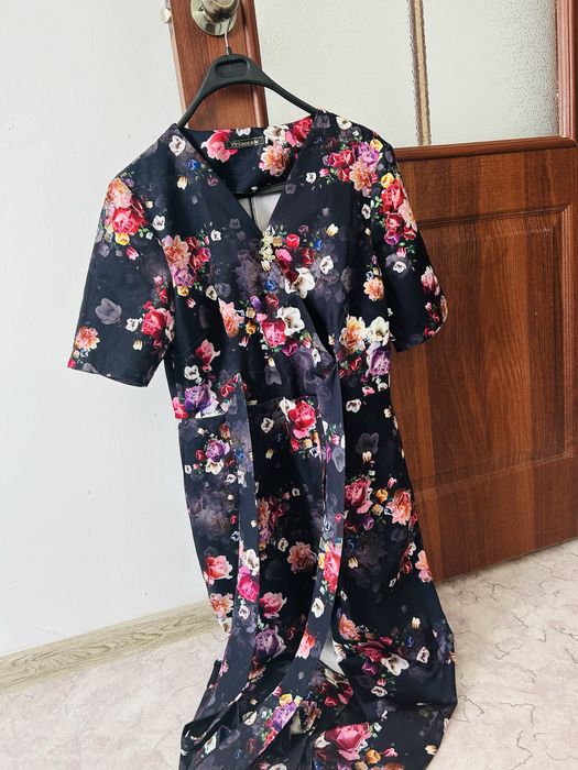 Киімдер сатылады