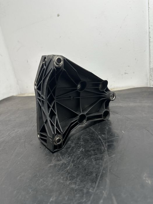 Suport compresor clima AC BMW Seria 5 E60 E61 530d 525d 535d 3.0D M57