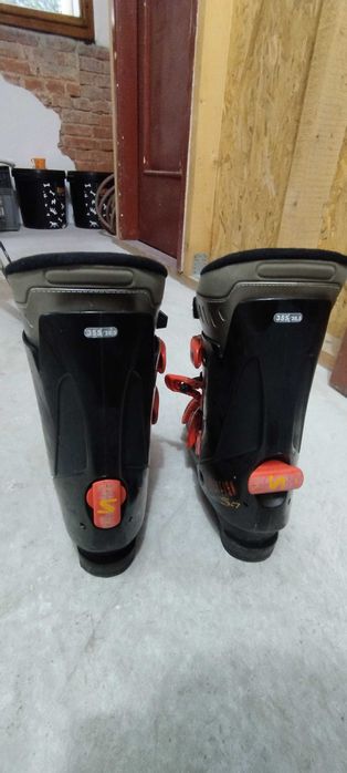 Vând clăpari de schi pentru bărbaţi Salomon