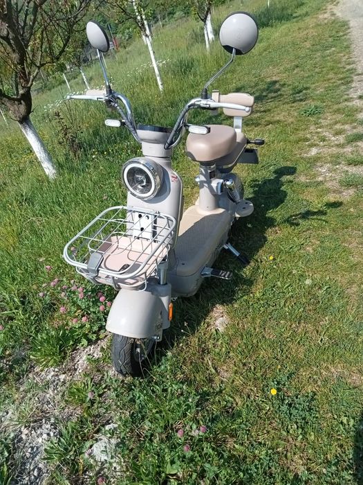 Vand scuter electric
