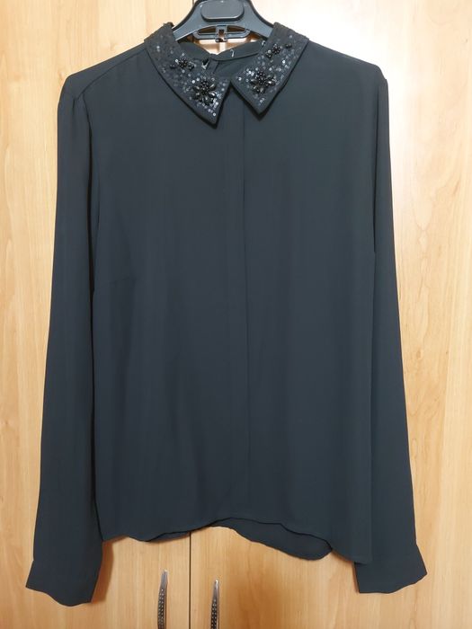 Bluza cu guler deosebit