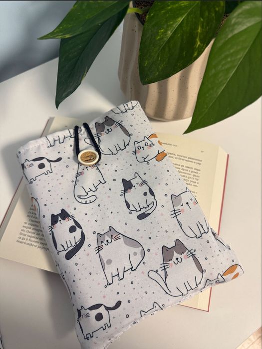 Подвързия (дрешка) за книга - ръчно изработена