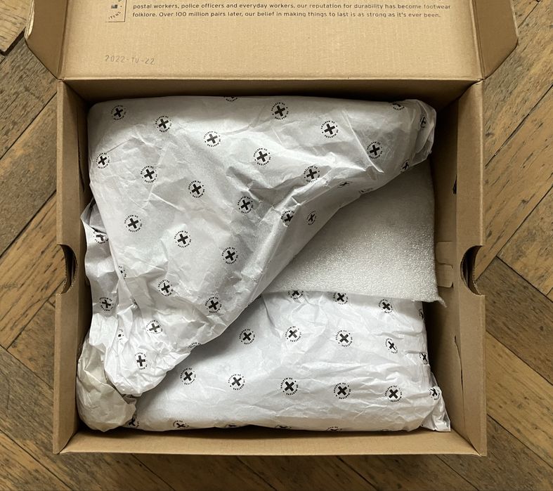 Велурен Dr. Martens, номер 36-ти