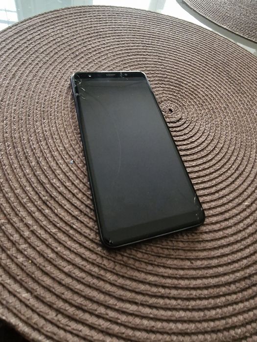 Samsung GALAXY A7 (2018)
SAMSUNG / SM-A750FN