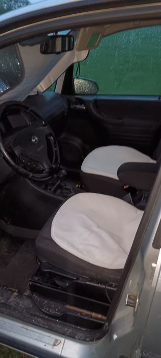 Vând mașina ne funcțională