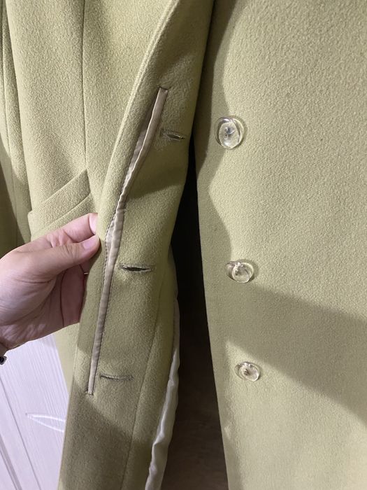 Фисташковое пальто женское