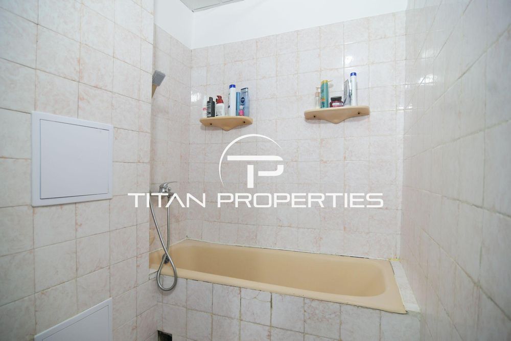 Тристаен апартамент в жк. Тракия