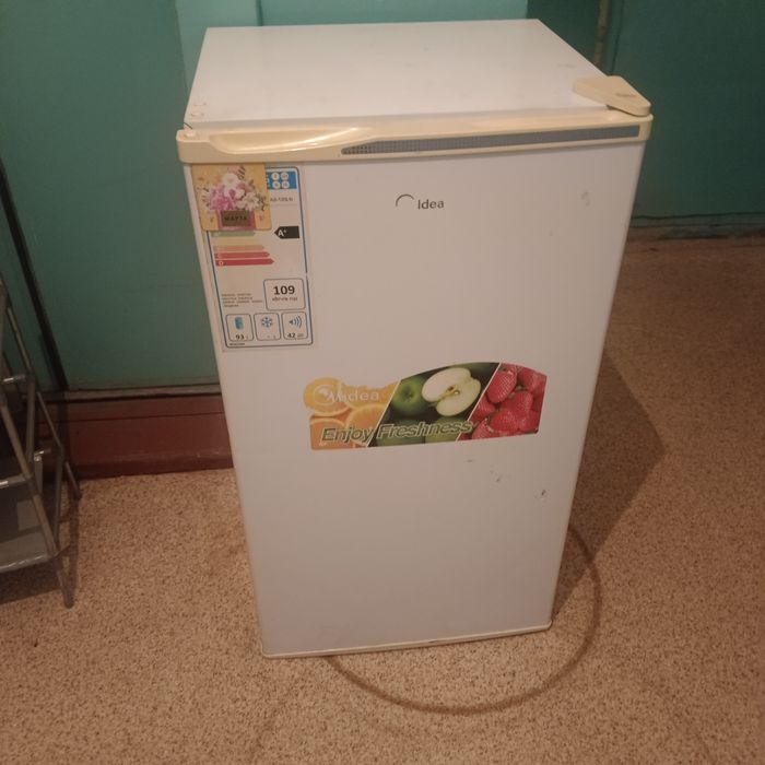 Продам холодильник офисный