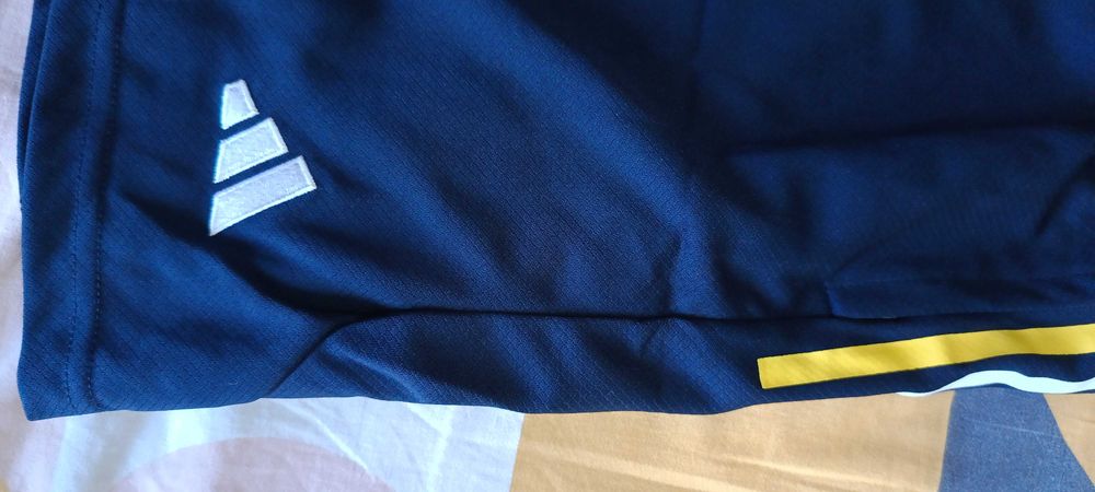 Продавам оригинален летен комплект Adidas Реал Мадрид