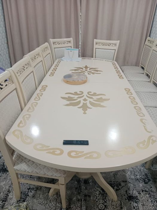 Продам Стол со стульями 200тыс