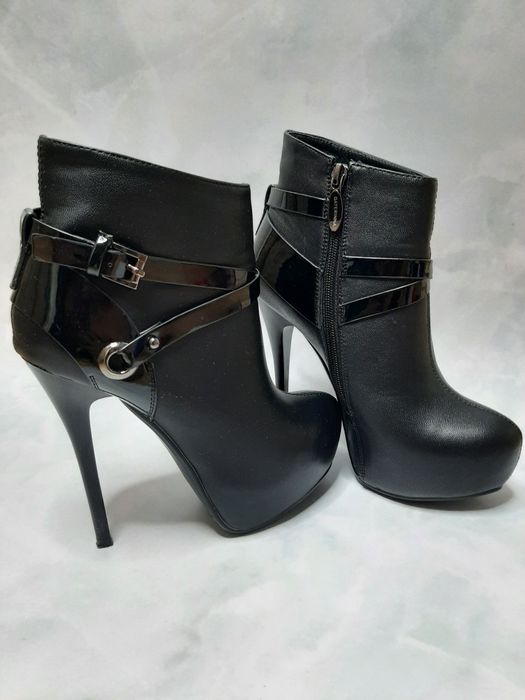 Обувь женская,на каблуке