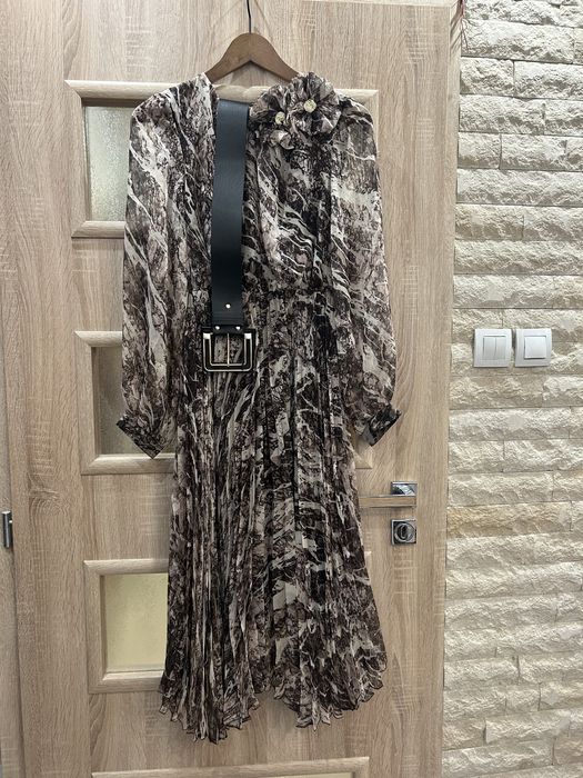 Официална рокля