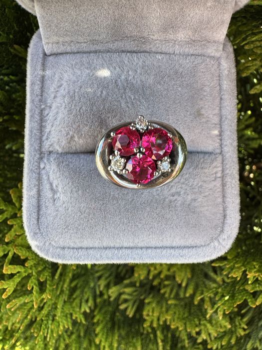 Inel din aur, rubine si diamante
