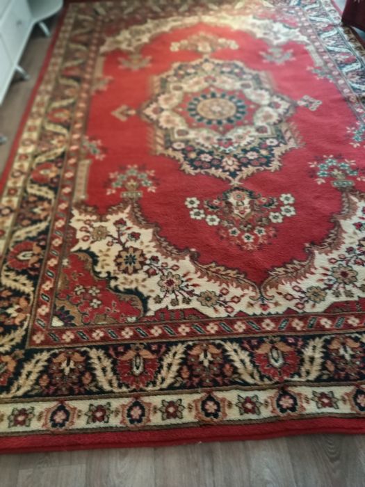 Продаю ковер 2-3 натуральный