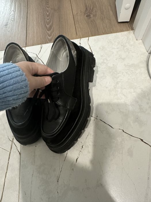 Продам ботинки Tucino черная