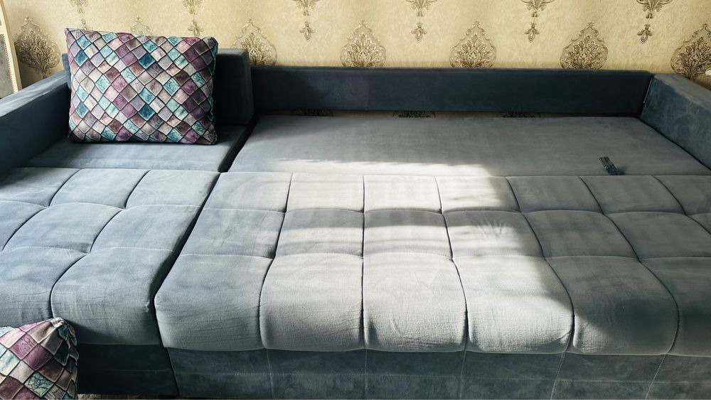 Продам диван для гостиной