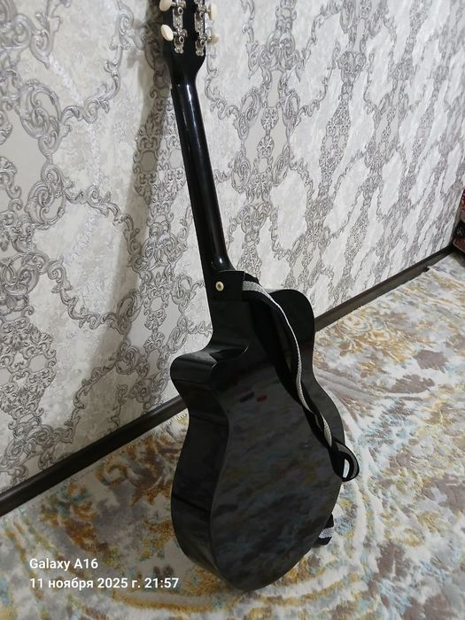 Гитара сатылады.