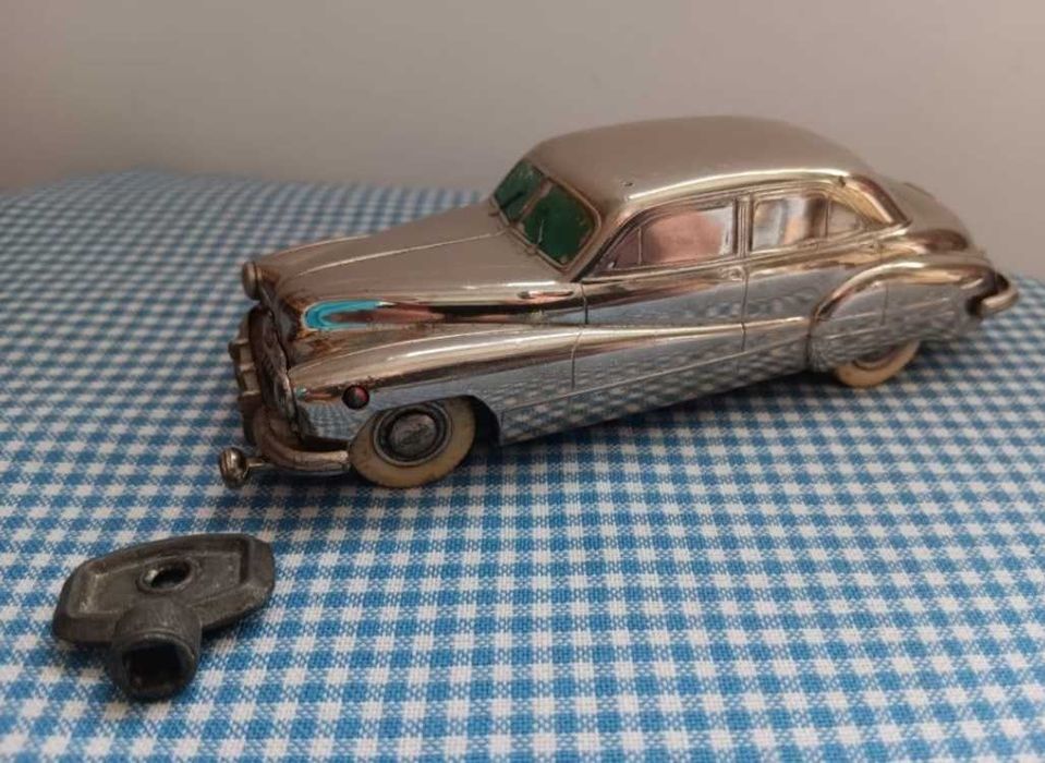 Masinuta Buick 405 Prameta,jucarie metalica veche de colectie anii 50