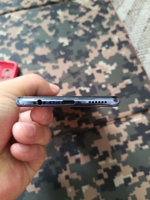Смартфон Виво В21е