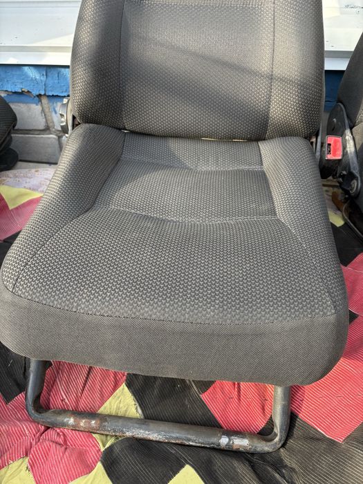 продам комплект сиденья