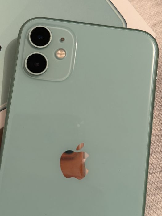 Продам iPhone 11, 128 GB