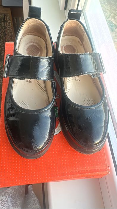 Продам туфли на девочку Tiflani 33 р