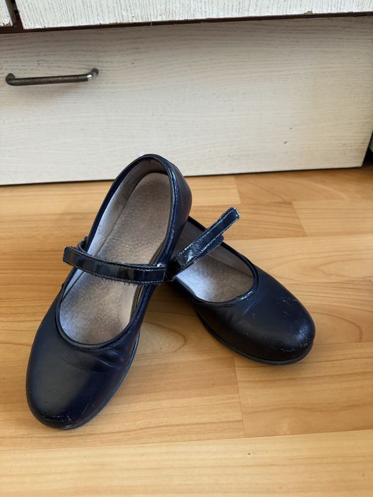 Продам туфли детские