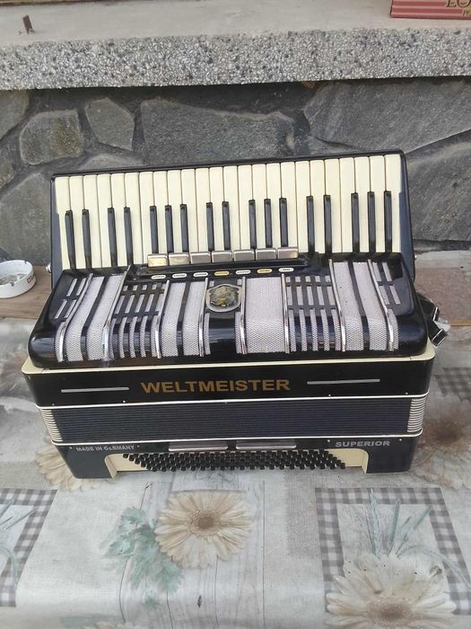 Акордеон Велтмеистер 120